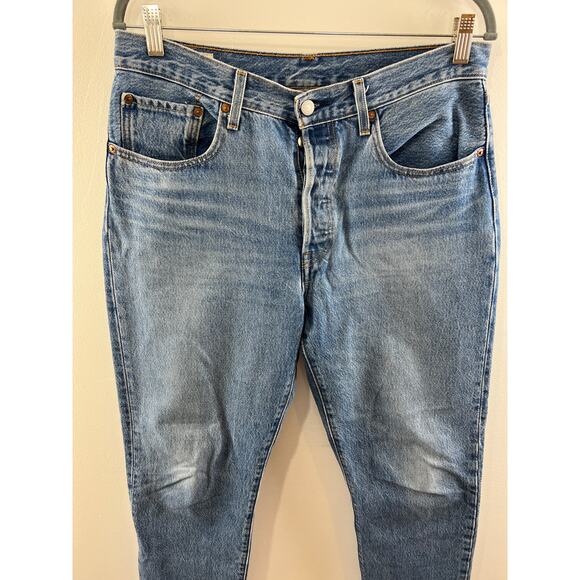 Levi's Premium Blue Medium Wash Cotton Raw Hem Women's Denim Jeans Size 30 - Picture 2 of 11